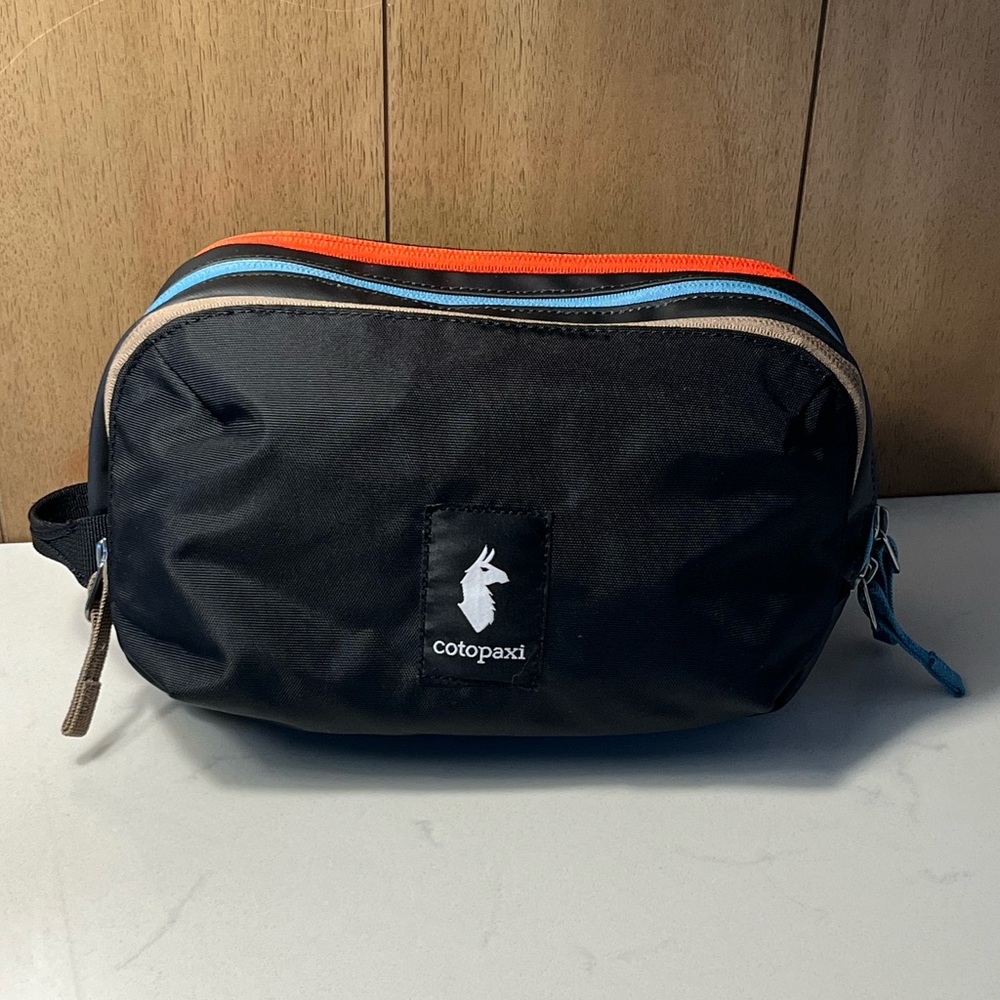 Cotopaxi Nido Accessory Bag in Cada Dia